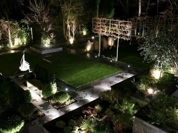 Creare un impianto di illuminazione in giardino