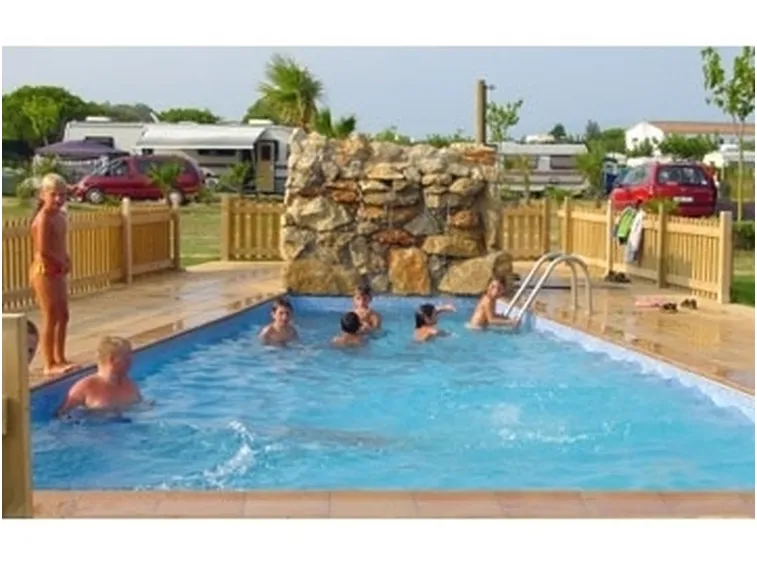 piscina con idromassaggio-2
