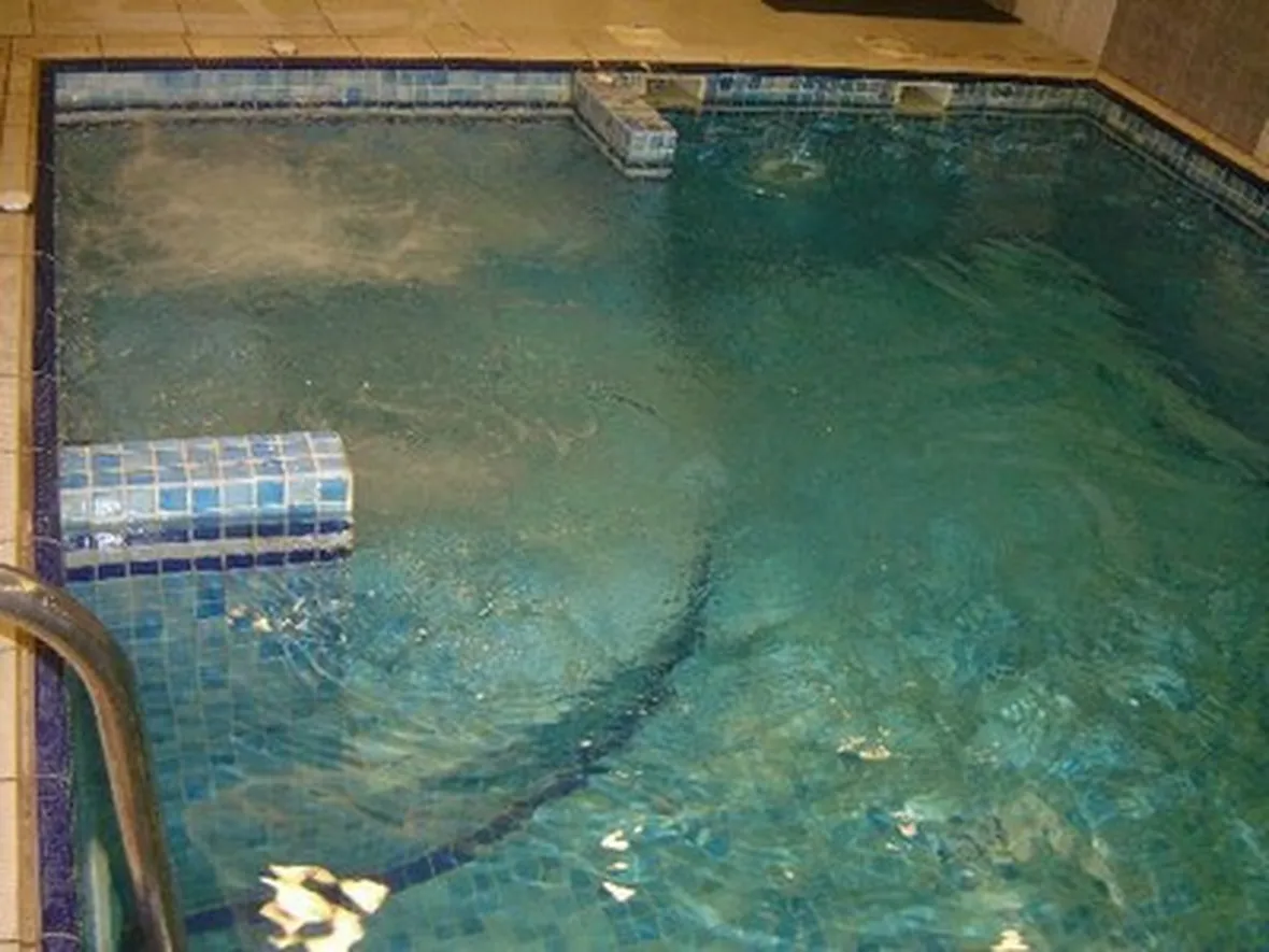 piscina con idromassaggio-5
