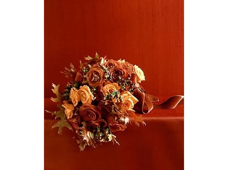 bouquet rose rosse e arancio