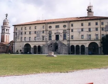 inviare fiori a Udine
