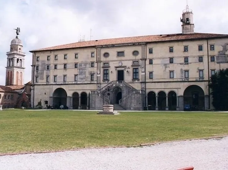 inviare fiori a Udine