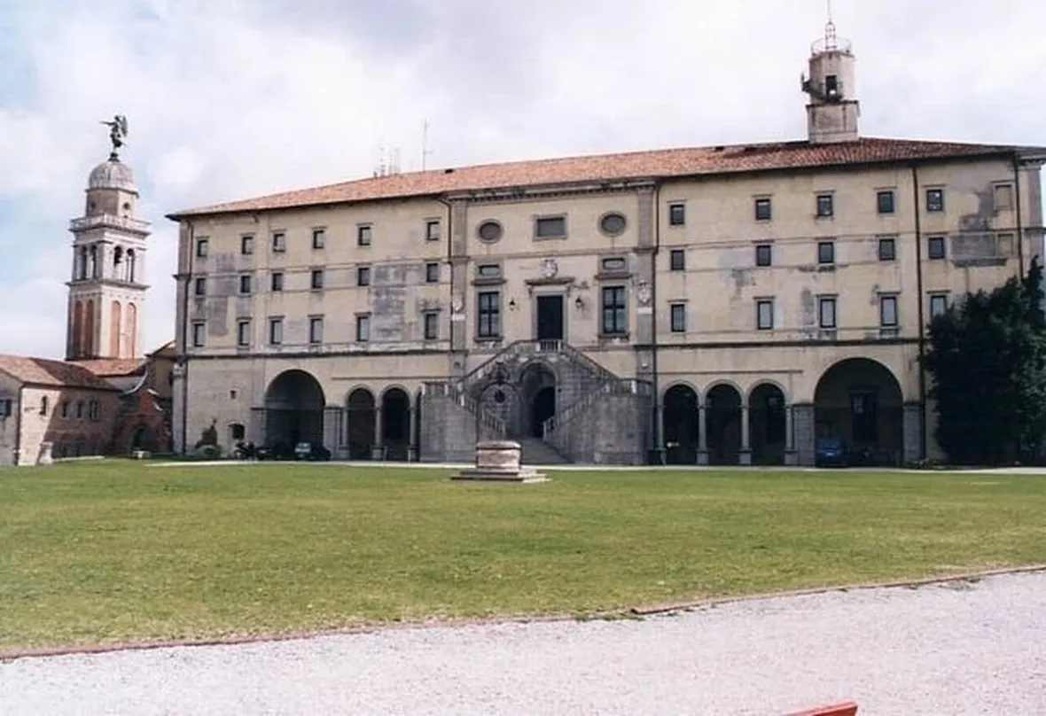 inviare fiori a Udine