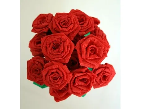 mazzi di roselline rosse