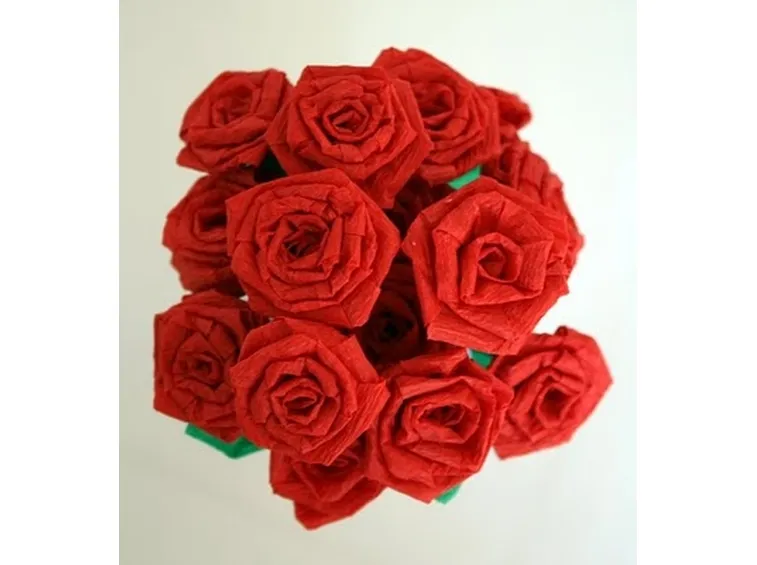 mazzi di roselline rosse