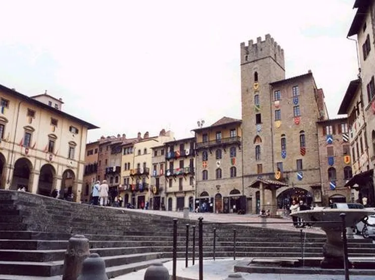 spedire fiori a Arezzo