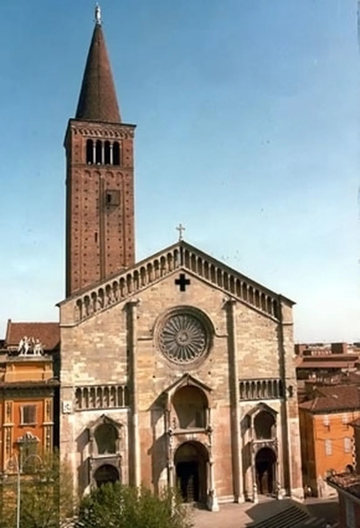 spedire fiori a Piacenza