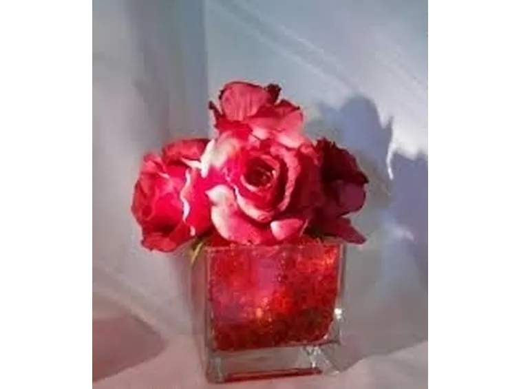 bouquet sposa con rose rosse e bianche