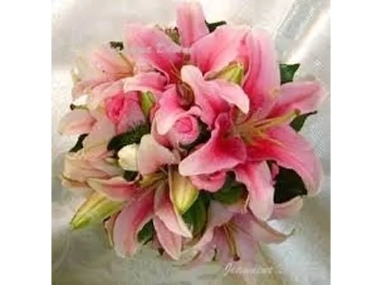 bouquet sposa con rose rosse