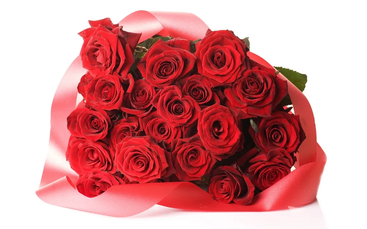 costo mazzo di rose rosse