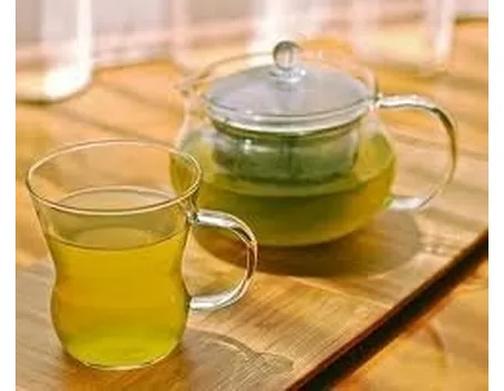 L’infuso di gramigna e la tintura madre: preparazione e consumo
