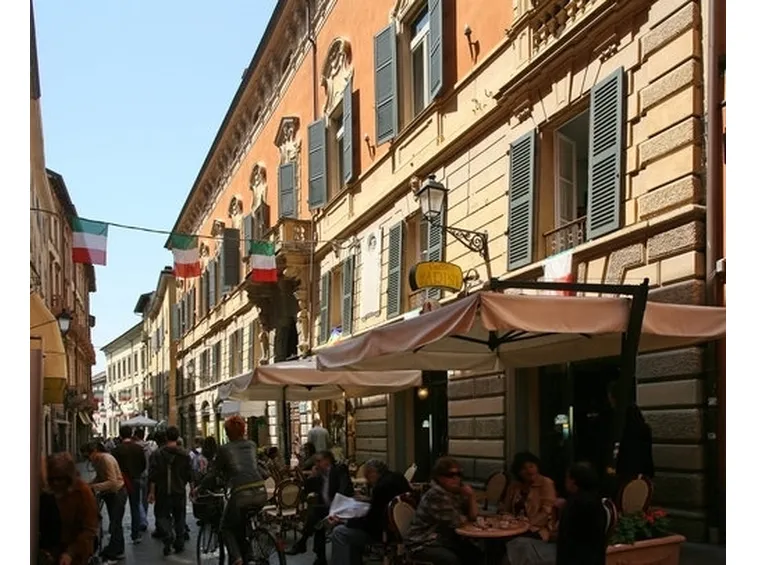 spedire fiori a Reggio nell'Emilia