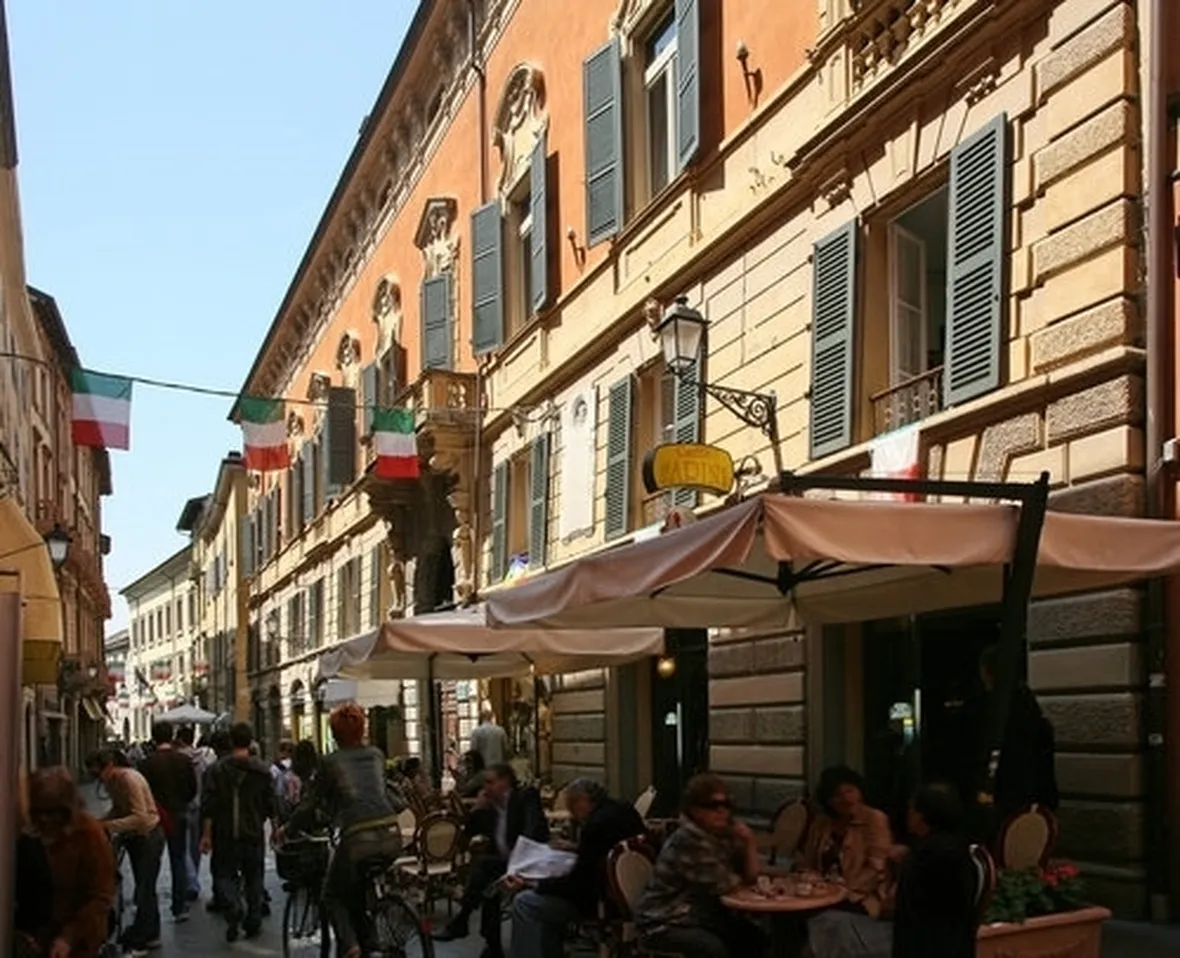 spedire fiori a Reggio nell'Emilia