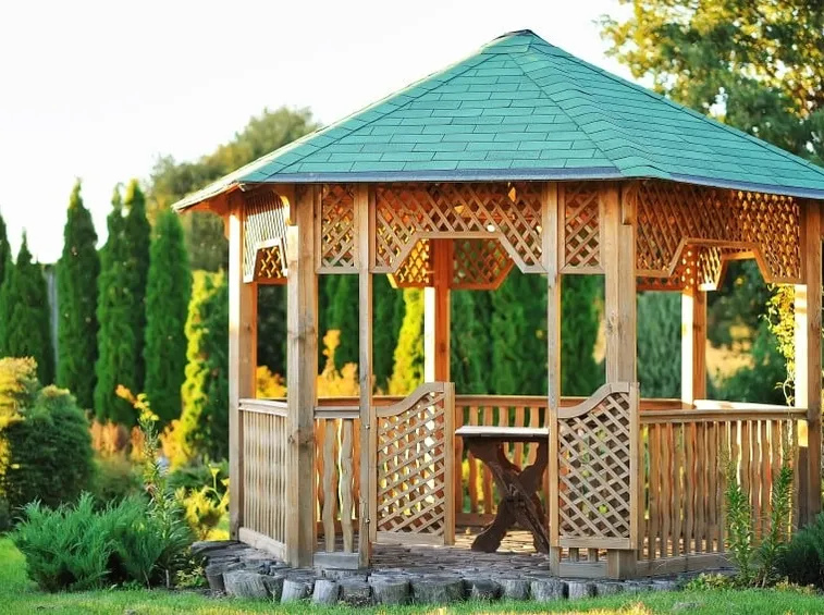 MODELLI DEI GAZEBO PER GIARDINO