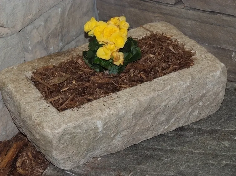 fioriere in pietra