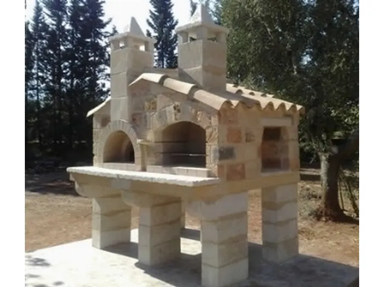 Rivestimento barbecue con mattoni refrattari