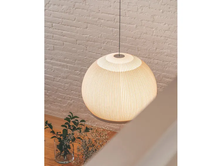 Spettro luminoso e tipi di lampade per piante da interno (foto Lampada Vibia Knit a sospensione)