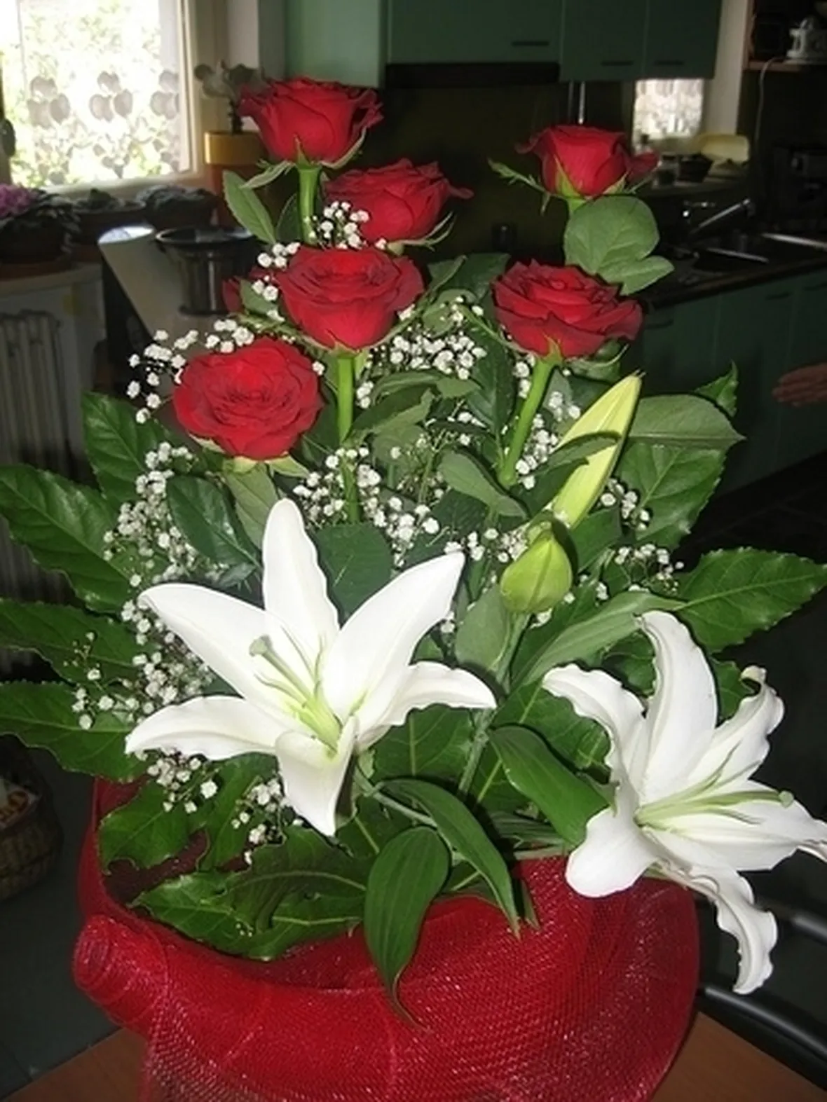 copribara di rose e lilium