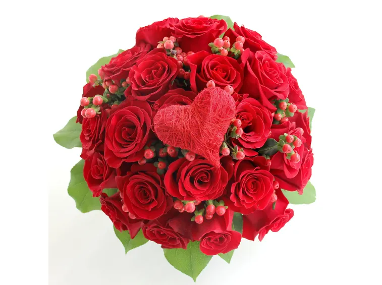 copribara di rose rosse e calle