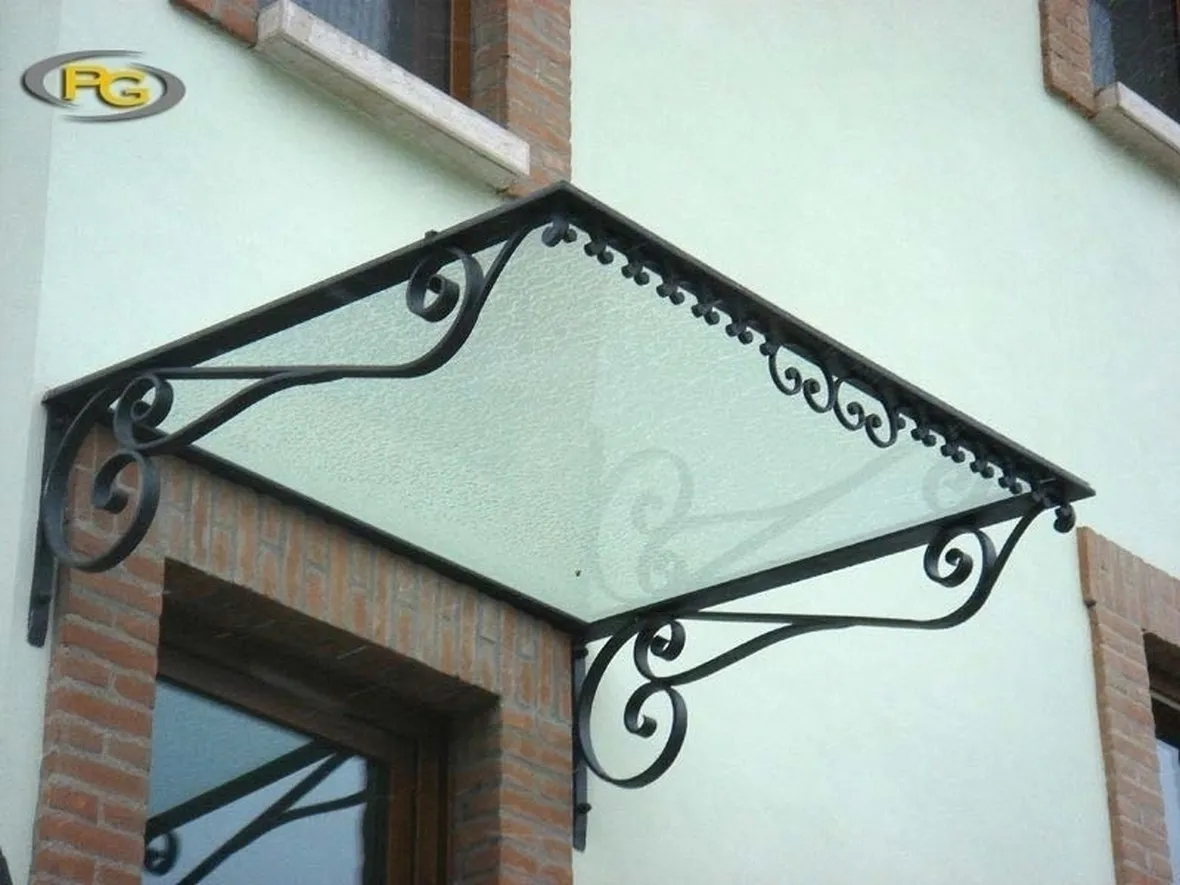 Pensiline plexiglass costi