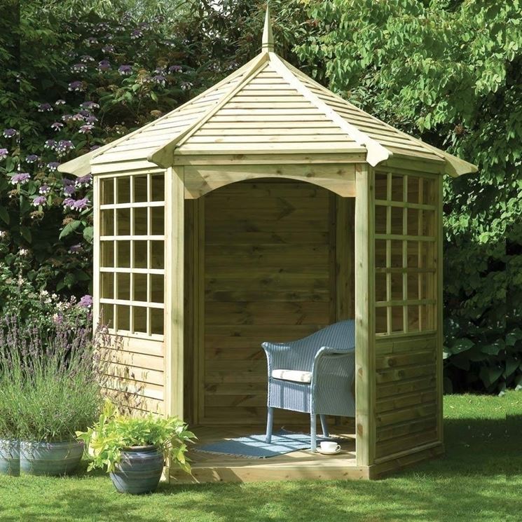 Ombra in giardino: il gazebo in legno
