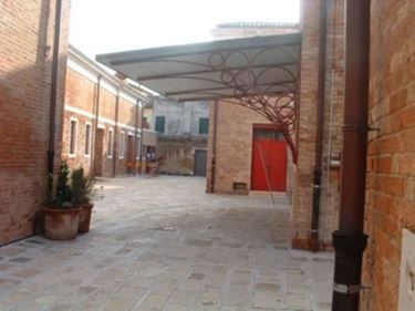 Caratteristiche delle tettoie in ferro