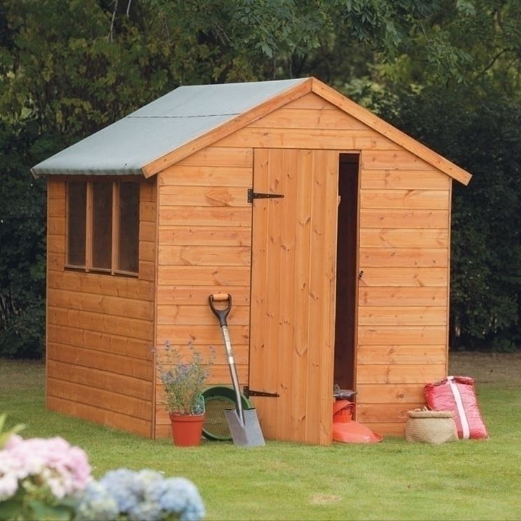 Far giocare i bambini nelle casette in legno