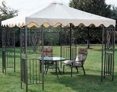 Ricoprire ambienti con tende da giardino
