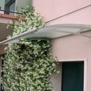 Pensiline in acciaio per la casa: propriet e caratteristiche